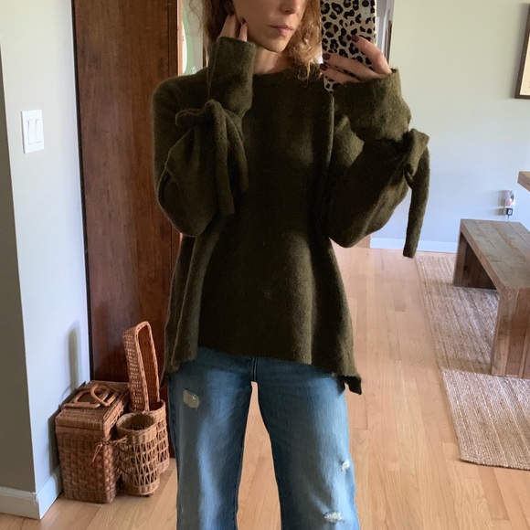 Aritzia Sweaters - Aritzia Malcorra soft slouchy olive sweater 1218